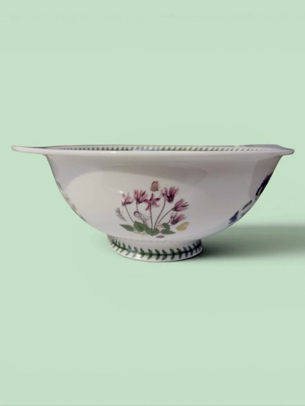 Portmeirion White Ceramic Colander with Green Leaf Border and Floral Motifs, EUC